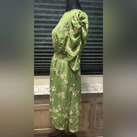 Studio B Women’s Green Floral Half Ruffled Sleeve Fitted Waist Midi Dress Medium - Picture 2 of 10